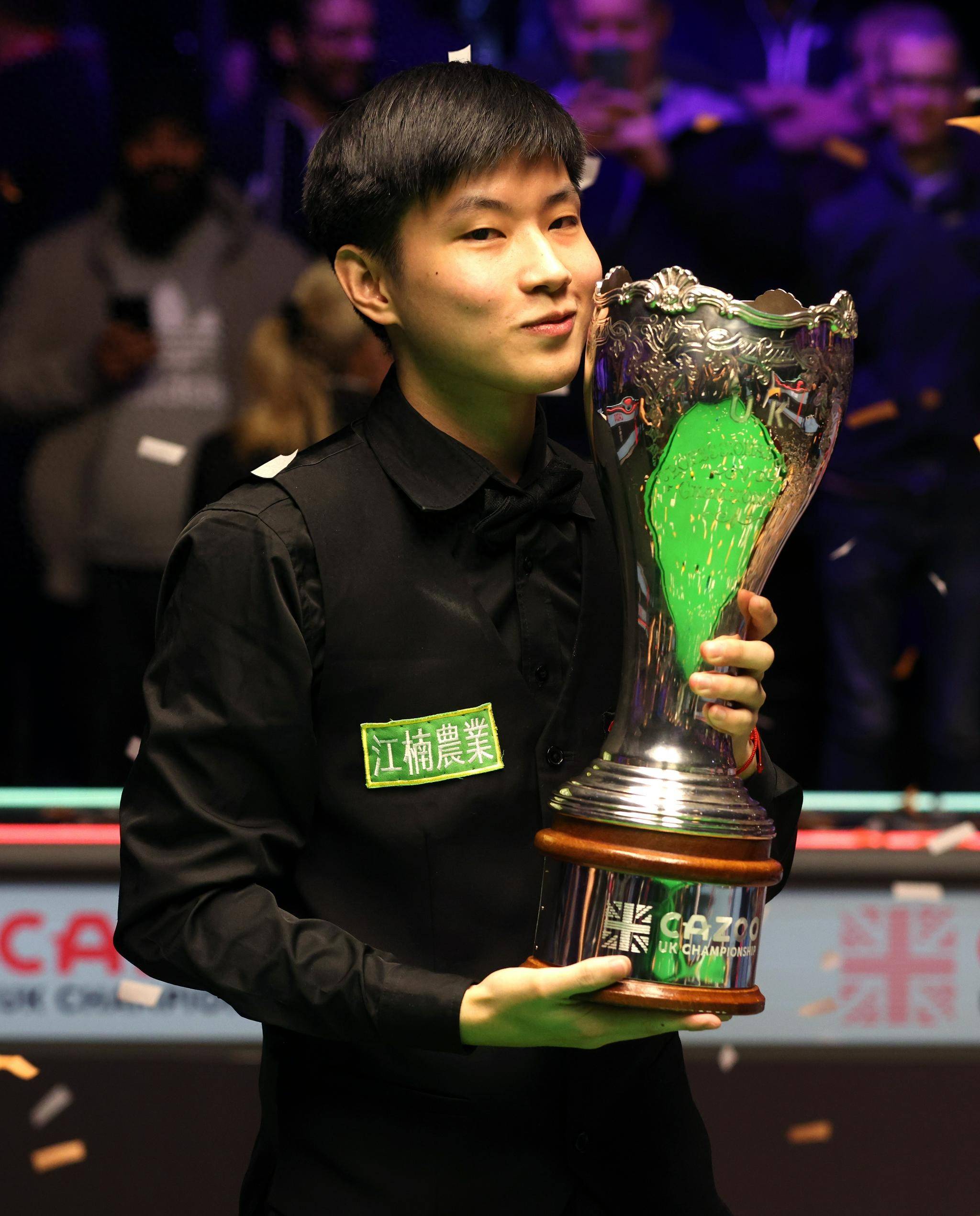 米兰在右路 米兰在右路