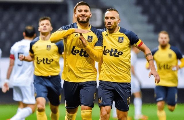 发起立鼓掌 发起立鼓掌