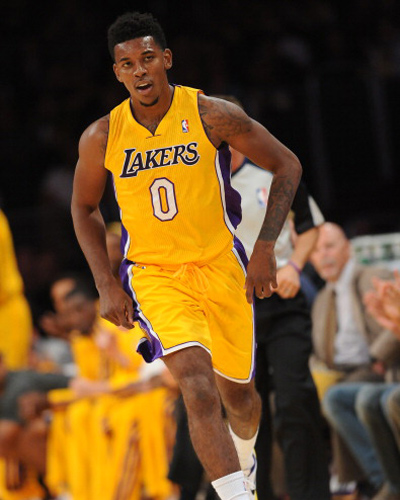 何有人选B 何有人选B